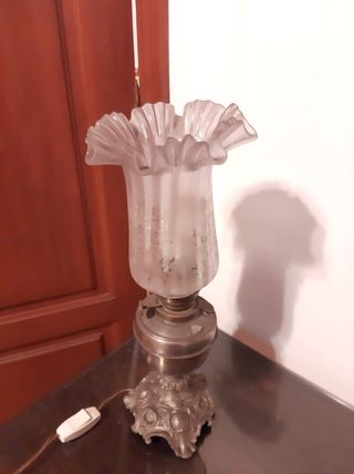 Antigua lámpara de sobremesa