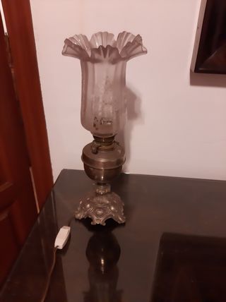 Antigua lámpara de sobremesa