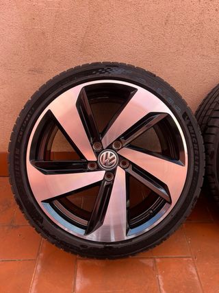 Llantas VW Milton Keyness 18”+Michelin PS5 al 90%