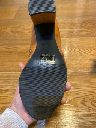 Stivaletti con tacco alto