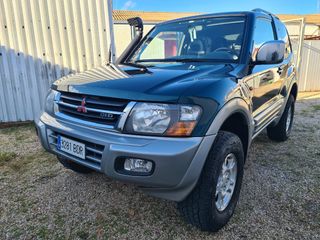 Mitsubishi Montero 2001