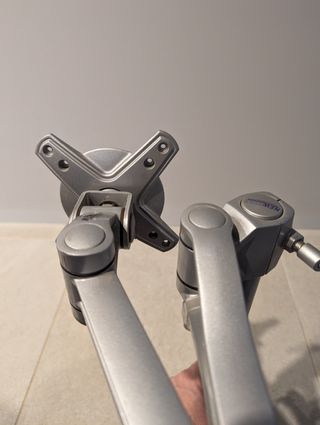 Soporte brazo monitor Newstar FPMA-D1030