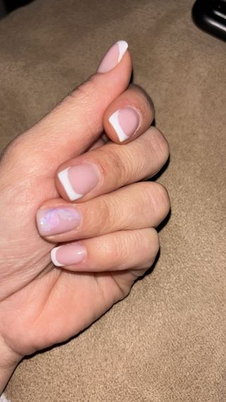 Se hacen uñas,pies,laminado,lifting.