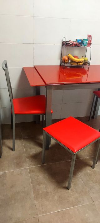 Mesa y sillas cocina