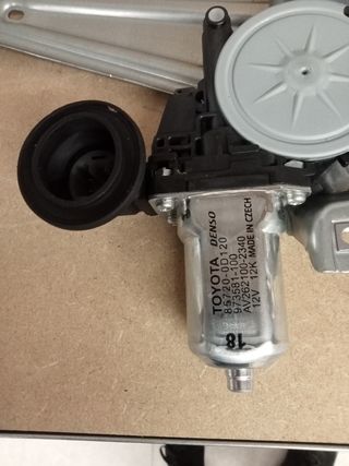 85720-0d120 elevalunas Auris trasero der