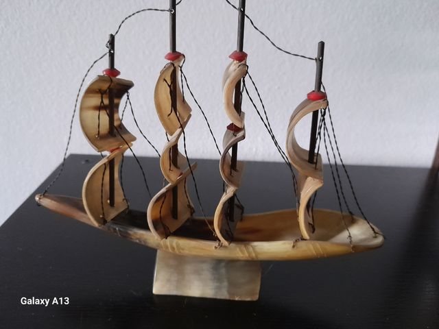 Modellino veliero in osso degli anni 50