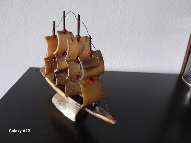 Modellino veliero in osso degli anni 50