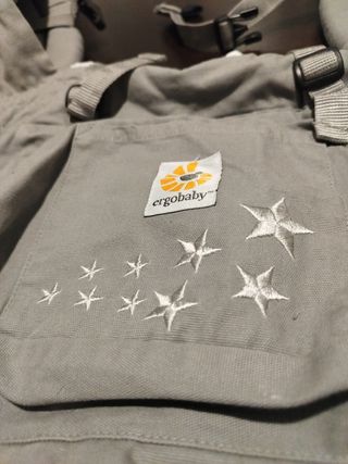 Mochila porteo Ergobaby con reductor