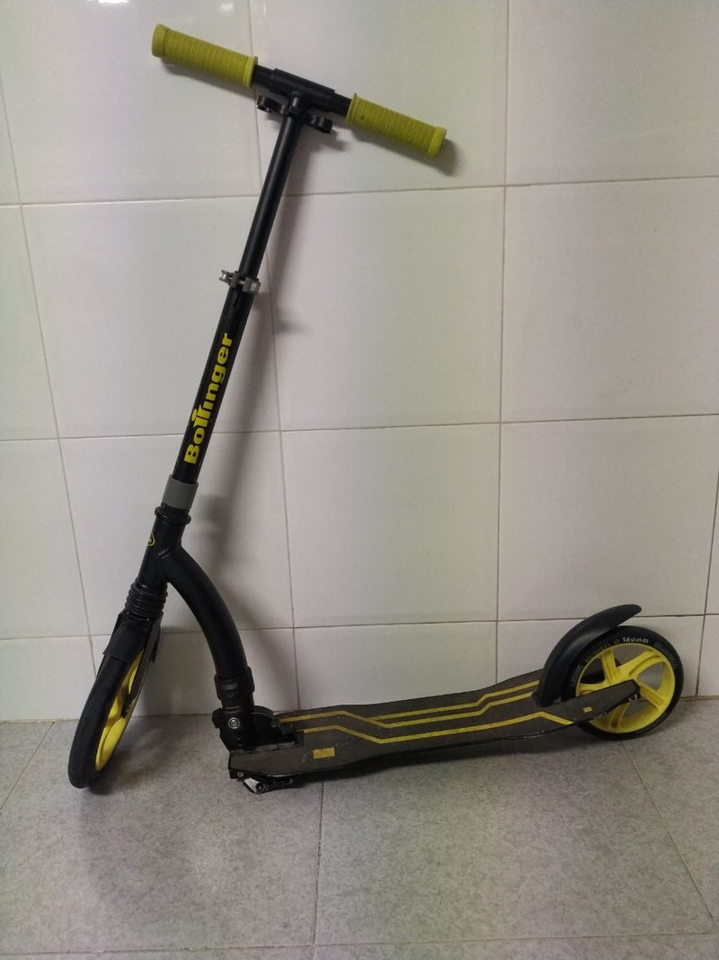 PATINETE BOLLINGER de segunda mano por 10 EUR en Logroño en WALLAPOP