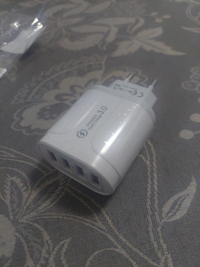 Cargador mobil 4 puertos