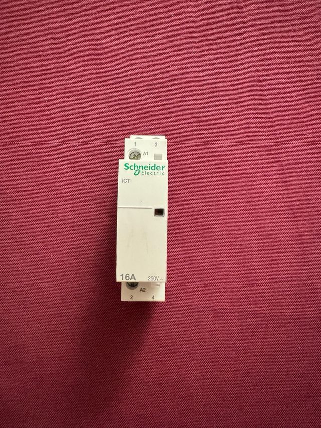 Relé Schneider 16A A9C22712