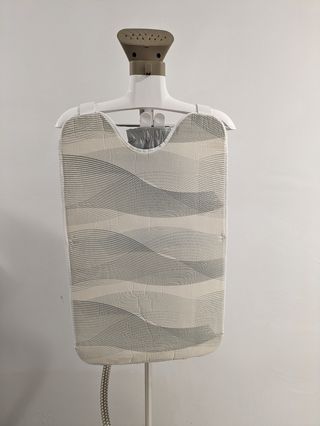 Plancha CASI NUEVA  de vapor vertical Philips