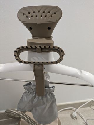 Plancha CASI NUEVA  de vapor vertical Philips