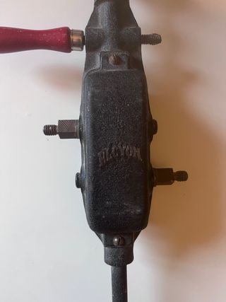 Taladro manual antiguo