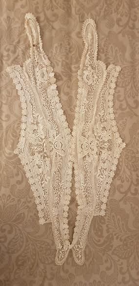 Cuello antíguo de bolillos  para vestido