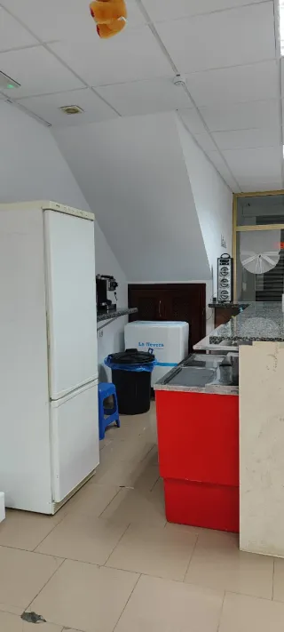 Local para celebraciones, clases particulares...