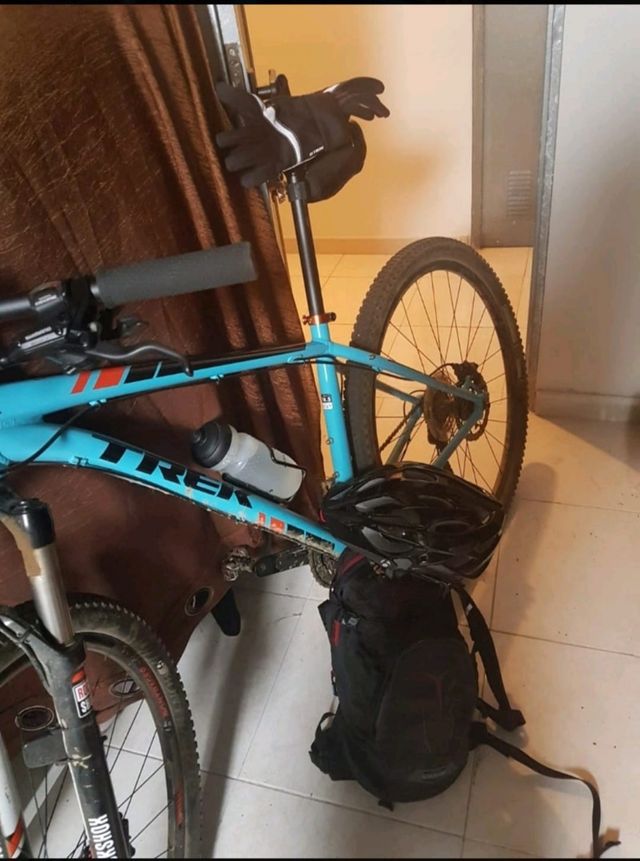 Bicicleta trekking Rockshock