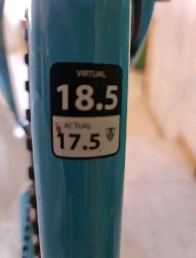 Bicicleta trekking Rockshock