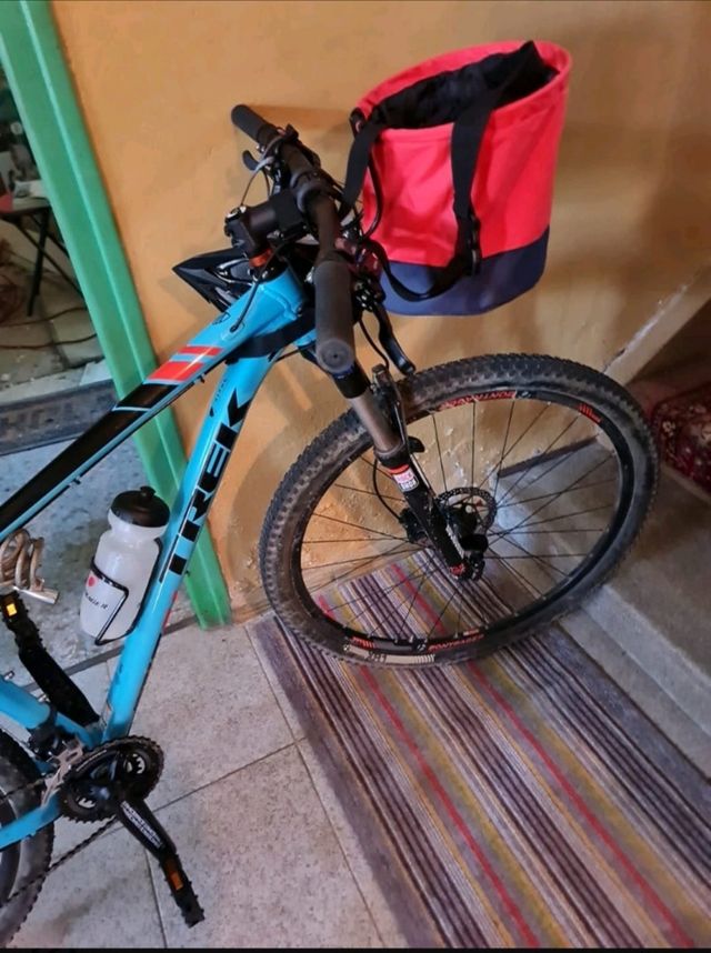 Bicicleta trekking Rockshock