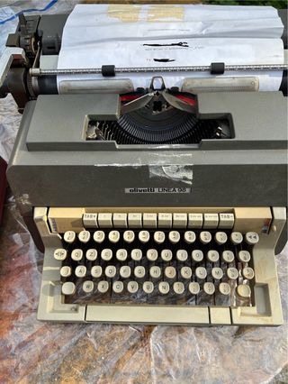 Macchina da scrivere Olivetti linea 98 Vintage