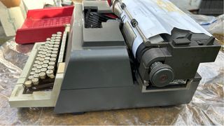 Macchina da scrivere Olivetti linea 98 Vintage