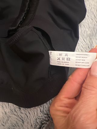 Sujetador quirúrgico con cierre delantero