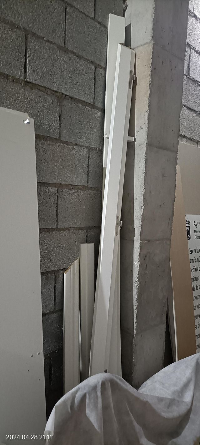 completo. 2PUERT ARMARIOS, ALTILLOS, MARCO