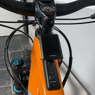 Soporte KIOX 300 Mondraker MASTERMOUNT Naranja