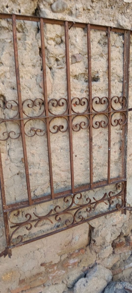 Reja de ventana de hierro fundido