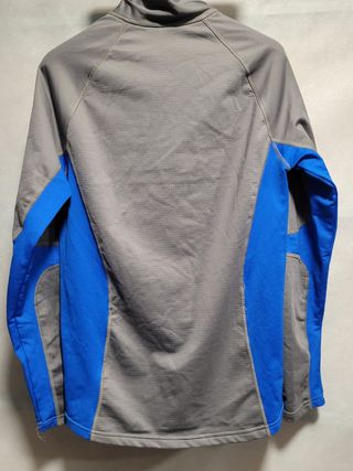 Camiseta termica deportiva.