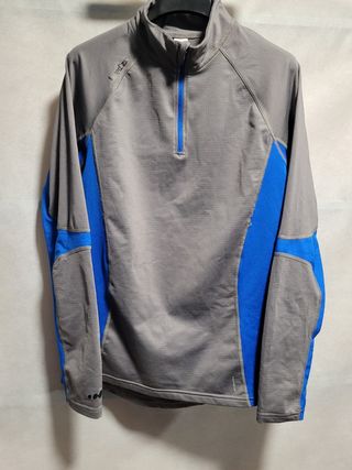 Camiseta termica deportiva.