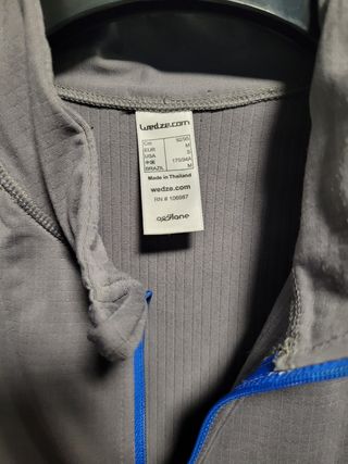 Camiseta termica deportiva.