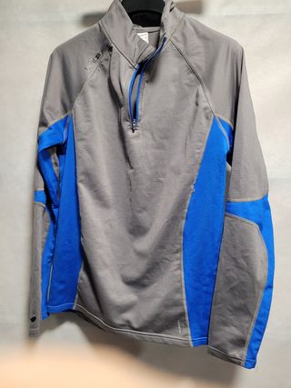 Camiseta termica deportiva.