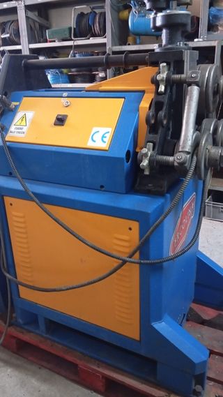 Curvadora de perfiles Ercolina