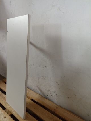 Baldas blancas con escuadras