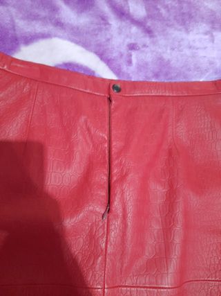 Falda cuero roja