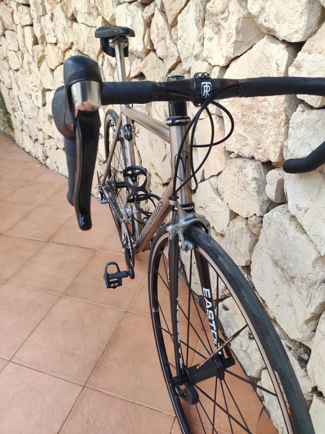 Bicicleta de carretera de titano