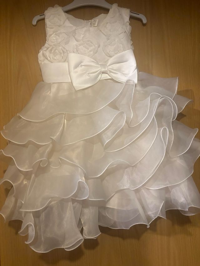 Vestito da ragazza nuovo