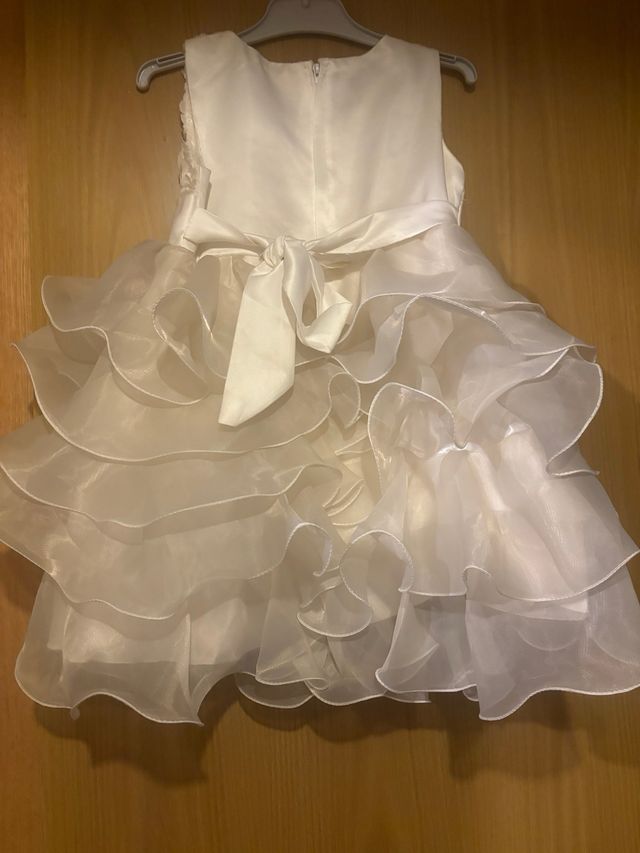 Vestito da ragazza nuovo