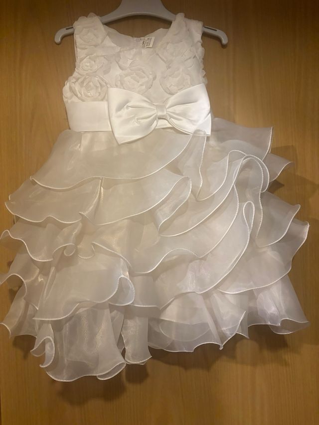 Vestito da ragazza nuovo