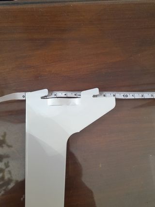 Cartelas/ escuadras blancas de metal de 30/40cm.