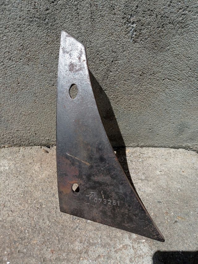 KVERNELAND original 6 triangulos arado