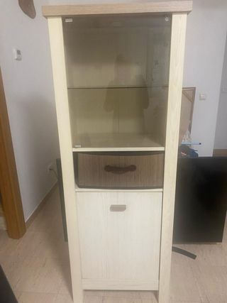 Vitrina con accesorios