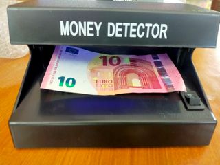Rilevatore banconote false