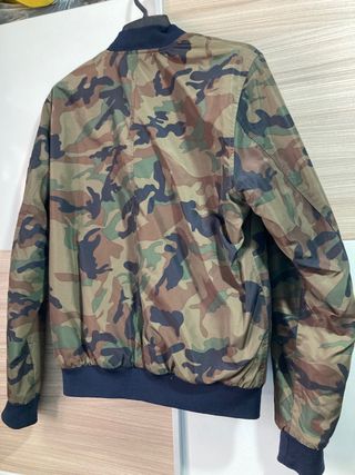 CAZADORA DE Pull&Bear