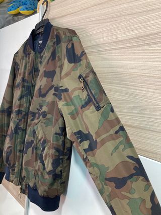 CAZADORA DE Pull&Bear