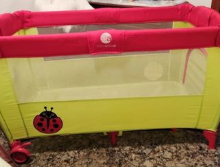 Cuna de viaje con colchón