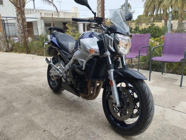 Moto Suzuki gsr 600