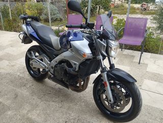Moto Suzuki gsr 600