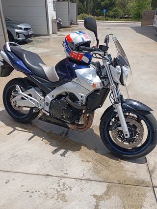 Moto Suzuki gsr 600